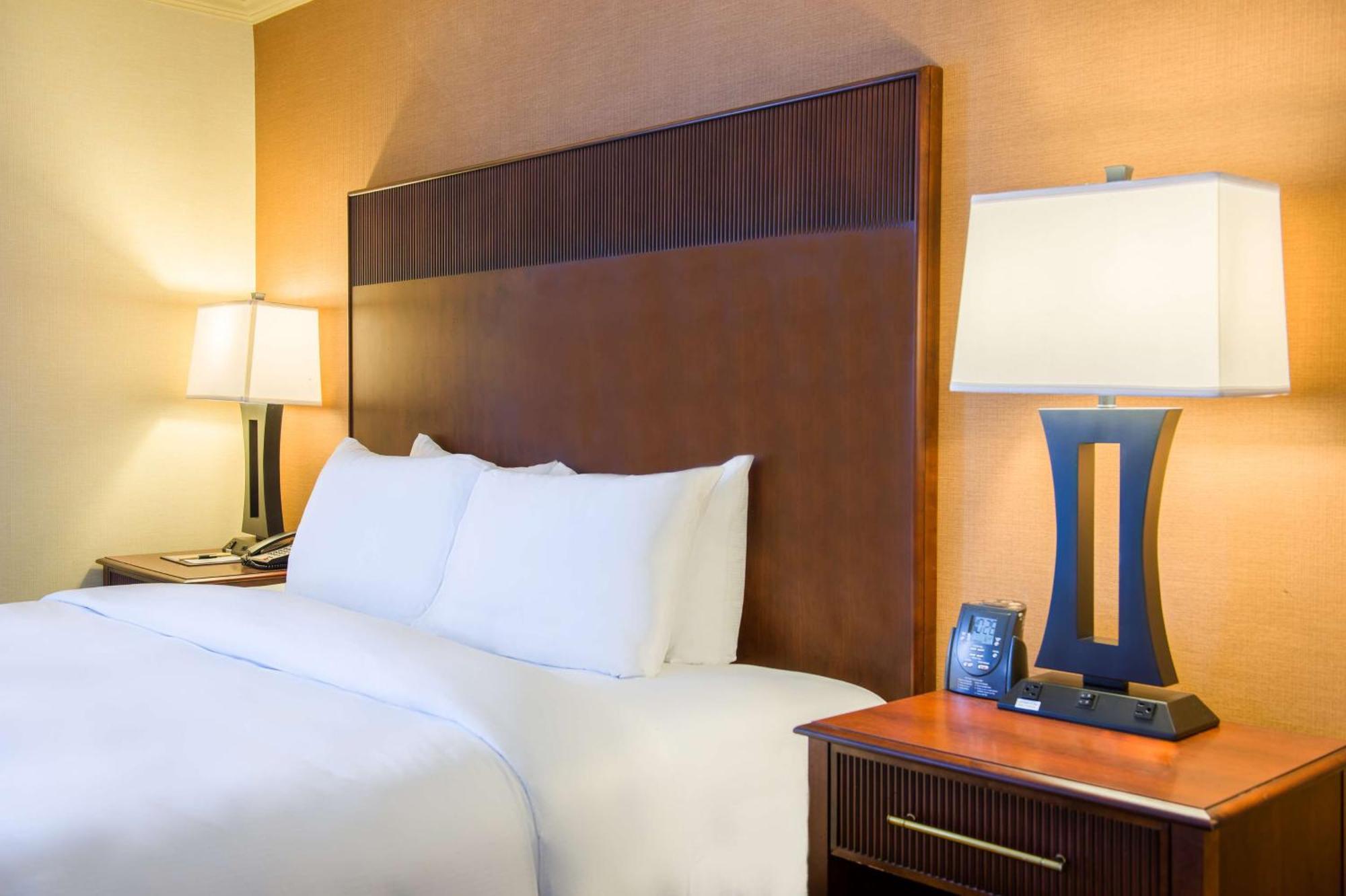 Doubletree By Hilton Philadelphia Airport Hotel Eksteriør billede